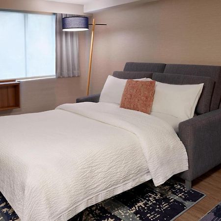 Fairfield Inn By Marriott Montreal Downtown Exterior foto