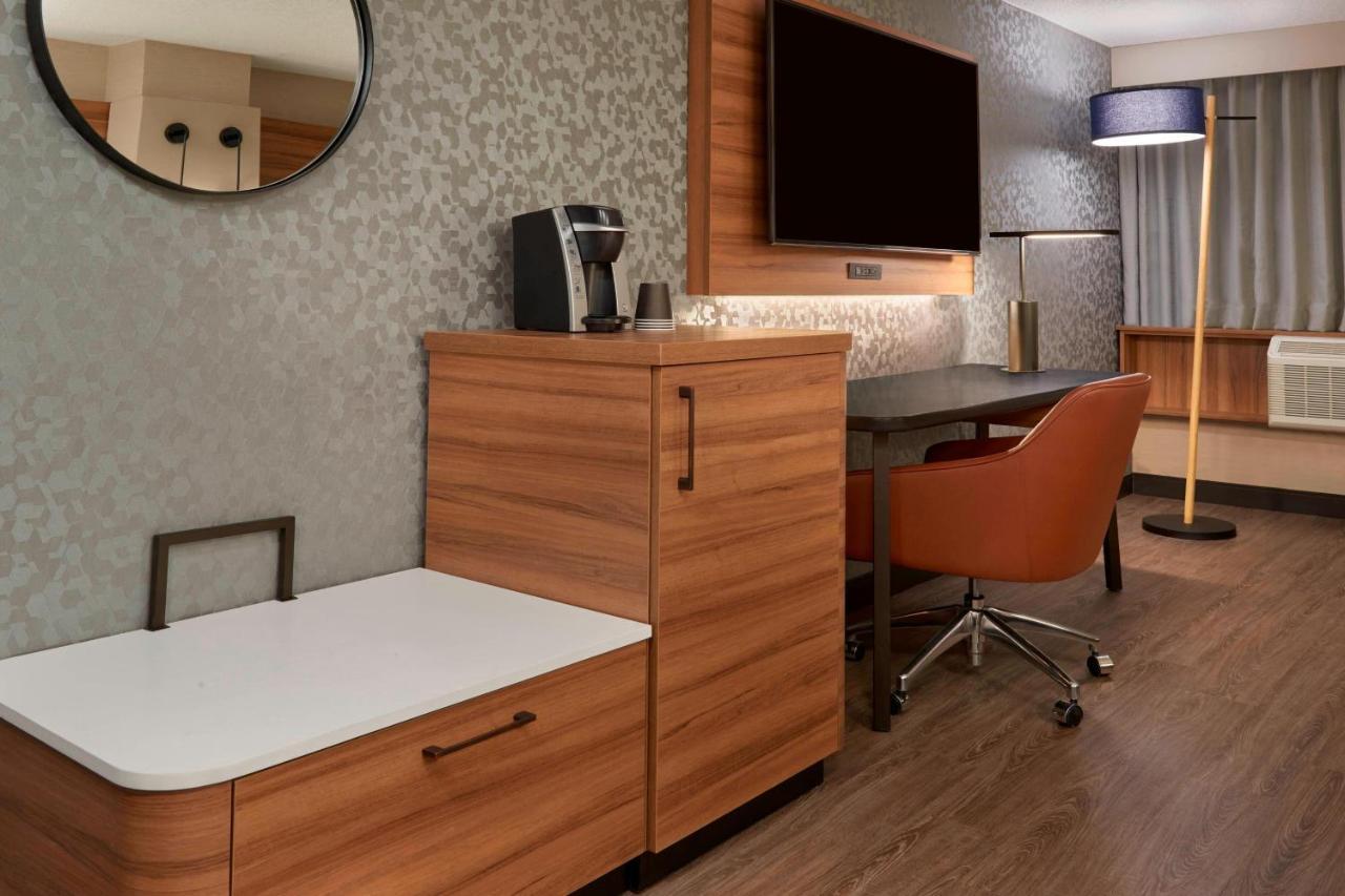 Fairfield Inn By Marriott Montreal Downtown Exterior foto