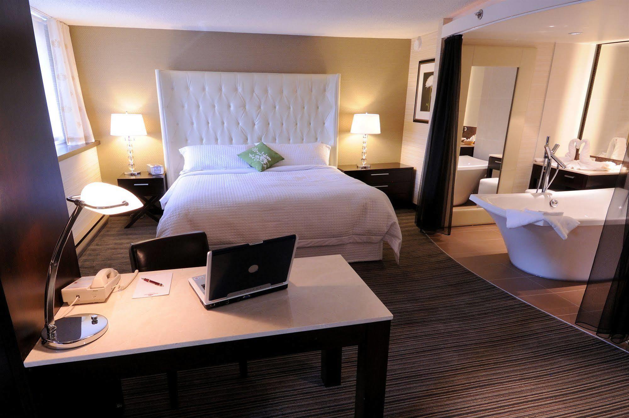 Fairfield Inn By Marriott Montreal Downtown Exterior foto