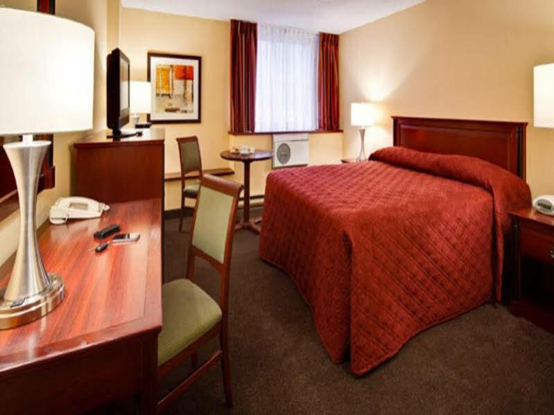 Fairfield Inn By Marriott Montreal Downtown Exterior foto